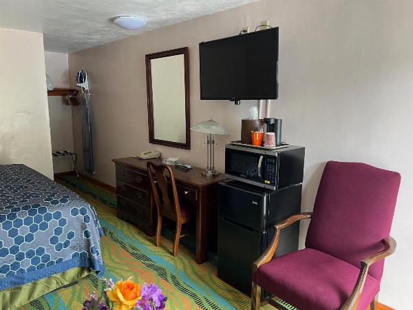 Atlantic Motel image 2