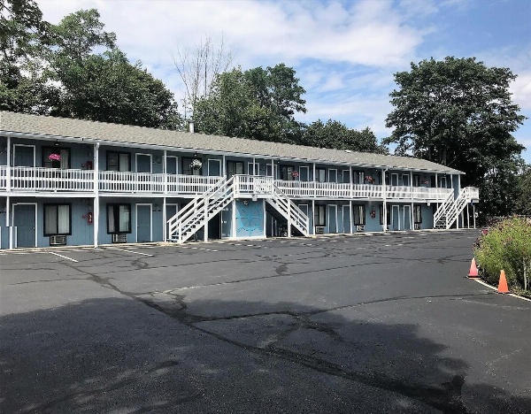 Atlantic Motel image 5